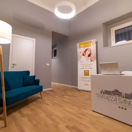 Terrazza Sangiuliano ベッド・アンド・ブレックファスト カターニア