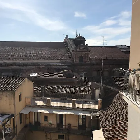 Terrazza Sangiuliano 4* カターニア